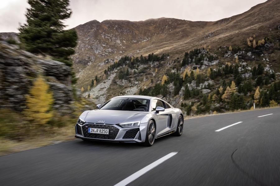  Audi R8 V10 RWD Coupe 2019 года  (WW) (фото 15 из 34)